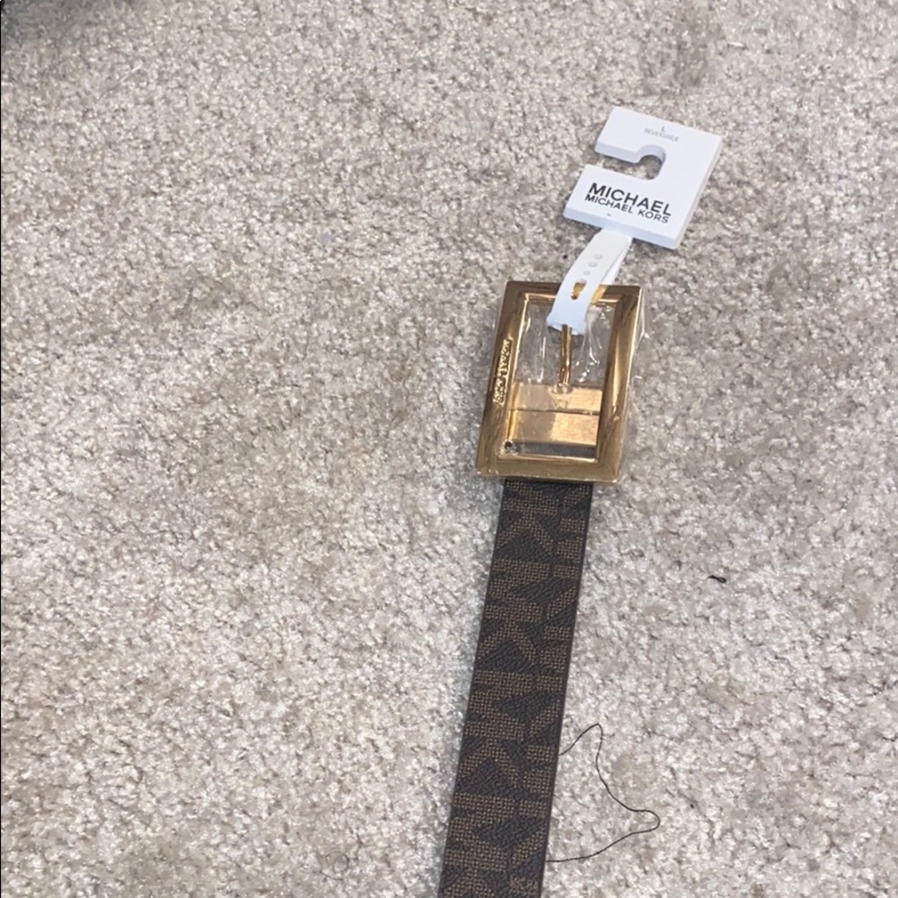 Michael kors belt!! New with tags!!